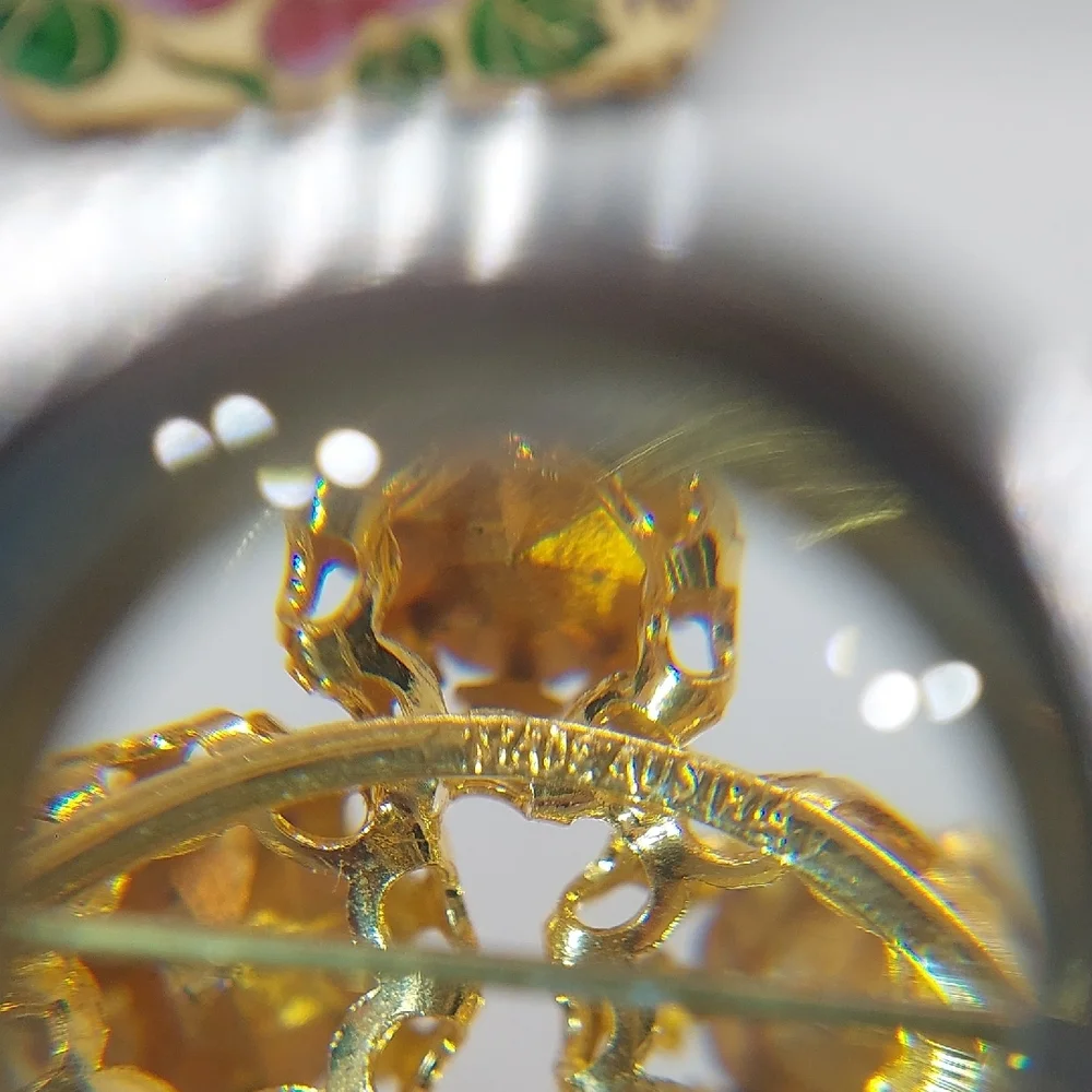 MADE AUSTRIA 3 Shades Of Pink Faceted Rhinestones Domed Prong Set Vintage Brooch - Picture 6 of 12